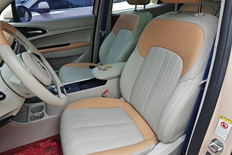 Used ORA Good Cat 2022 400km Standard Range Premium Version Lithium-Ion Battery Left Front Seat