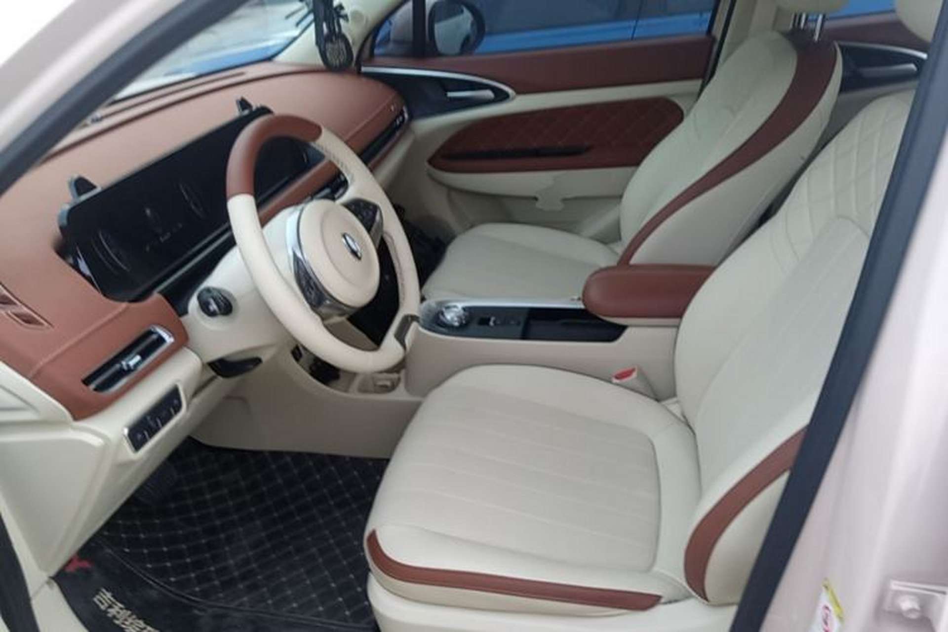 Used ORA Good Cat 2022 400km Standard Range Premium Version Lithium Iron Phosphate Left Front Seat