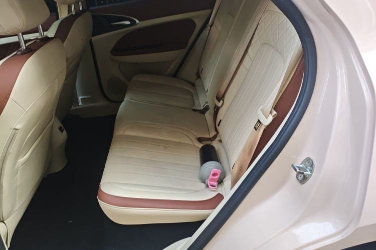 Used ORA Good Cat 2022 Morandi Edition 400km Standard Range Premium Version Lithium-Ion Battery Left Rear Seat
