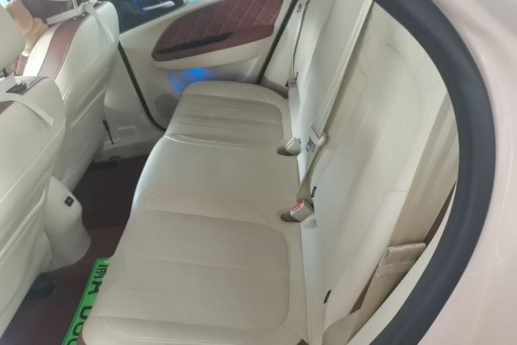 Used ORA Good Cat 2022 Morandi Edition 400km Standard Range Premium Version Lithium Iron Phosphate Left Rear Seat