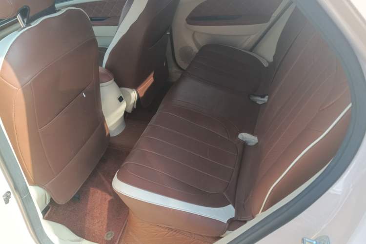 Used ORA Good Cat 2022 Morandi Edition 400km Standard Range Luxury Version Lithium-Ion Battery Left Rear Seat