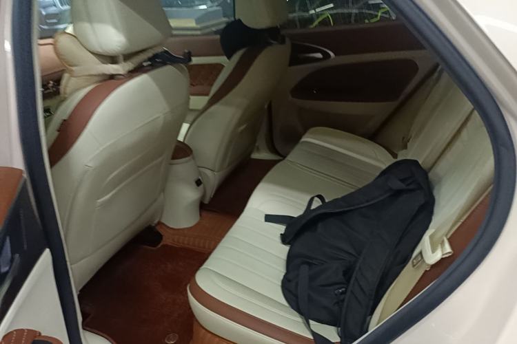 Used ORA Good Cat 2022 Morandi Edition 400km Standard Range Luxury Version Lithium-Ion Battery Left Rear Seat