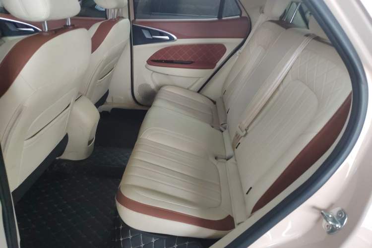 Used ORA Good Cat 2022 Morandi Edition 400km Standard Range Two-Week Young Enjoyment Version Lithium Iron Phosphate Left Rear Seat