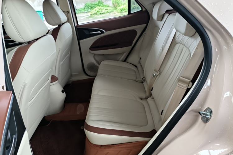Used ORA Good Cat 2022 Morandi Edition 400km Standard Range Luxury Version Lithium Iron Phosphate Left Rear Seat