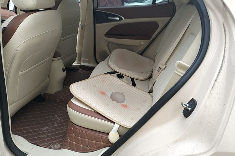 Used ORA Good Cat 2022 400km Standard Range Luxury Version Lithium Iron Phosphate Left Rear Seat