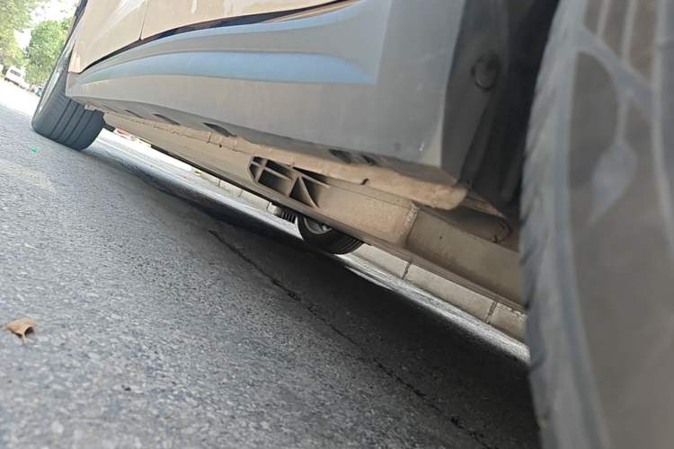Used ORA Good Cat 2022 400km Standard Range Premium Version Lithium-Ion Battery Left Side Sill