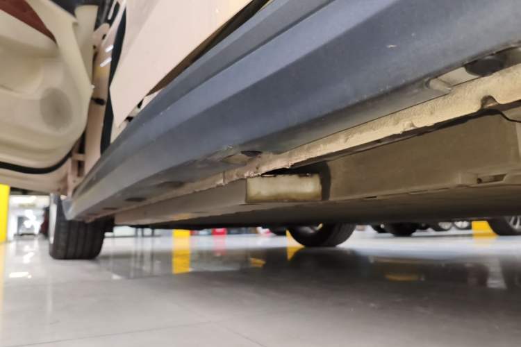 Used ORA Good Cat 2022 400km Standard Range Premium Version Lithium Iron Phosphate Left Side Sill