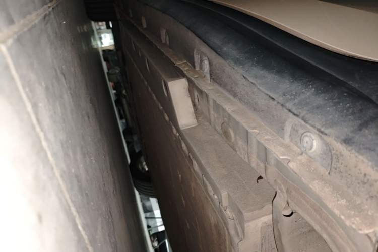 Used ORA Good Cat 2022 400km Standard Range Premium Version Lithium Iron Phosphate Left Side Sill