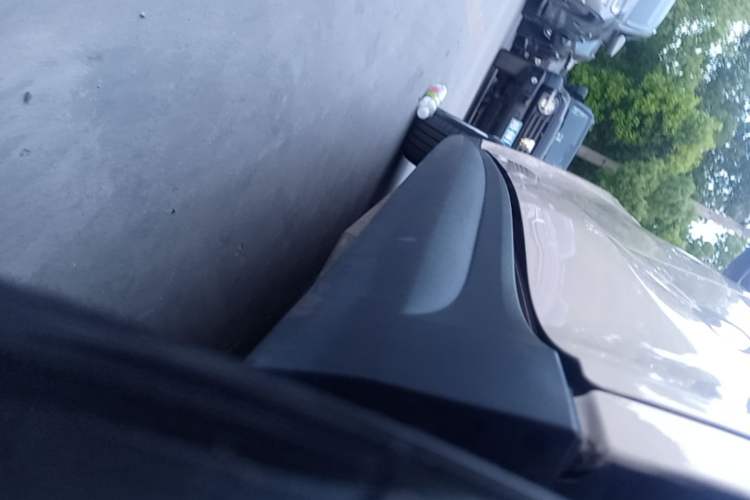 Used ORA Good Cat 2022 400km Standard Range Premium Version Lithium Iron Phosphate Left Side Sill