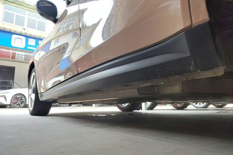 Used ORA Good Cat 2022 400km Standard Range Premium Version Lithium Iron Phosphate Left Side Sill