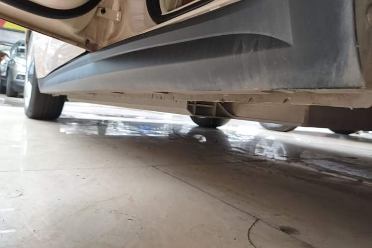 Used ORA Good Cat 2022 400km Standard Range Luxury Version Ternary Lithium Left Side Sill