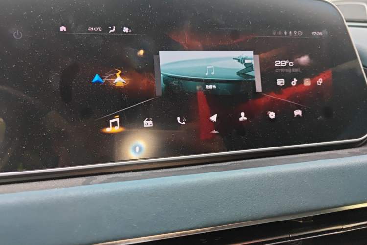 Used ORA Good Cat 2022 Morandi Edition 400km Standard Range Premium Version Lithium Iron Phosphate Audio And AC Panel