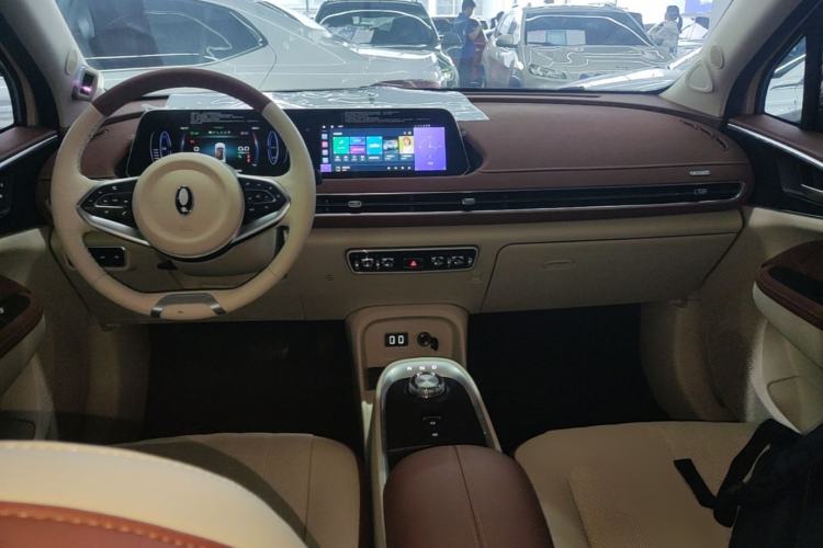 Used ORA Good Cat 2022 400km Standard Range Premium Version Lithium-Ion Battery Center Console