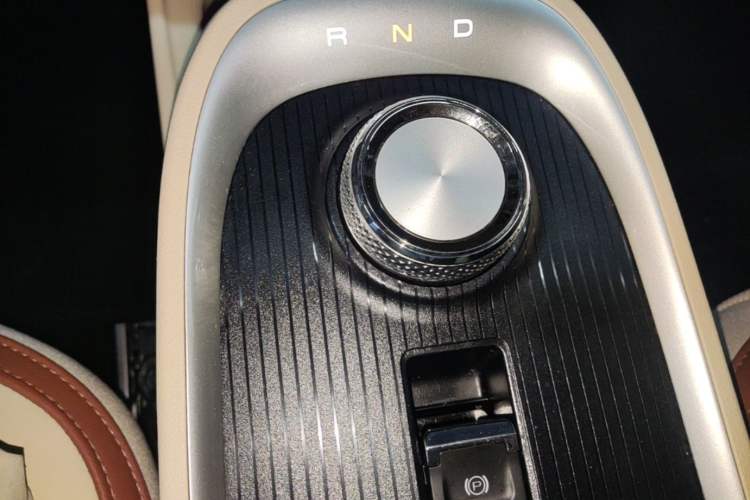 Used ORA Good Cat 2022 400km Standard Range Premium Version Lithium-Ion Battery Gear Lever