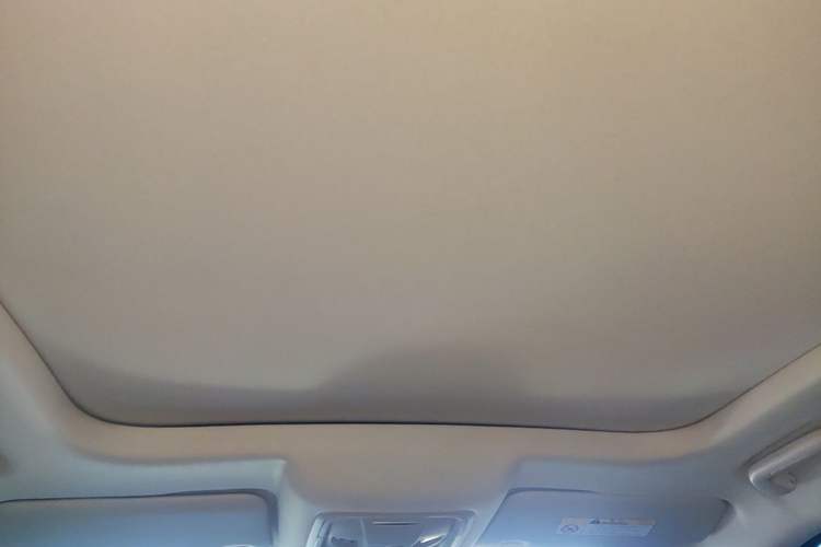Used ORA Good Cat 2022 400km Standard Range Premium Version Lithium-Ion Battery Headliner