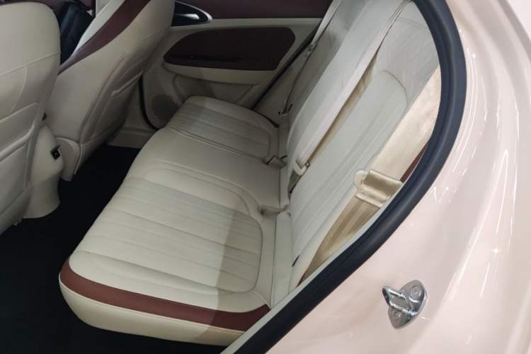 Used ORA Good Cat 2022 400km Standard Range Premium Version Lithium-Ion Battery Left Rear Seat
