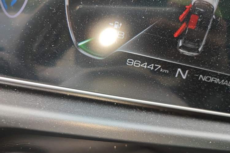 Used ORA Good Cat 2022 Morandi Edition 400km Standard Range Premium Version Lithium Iron Phosphate Odometer Close Up