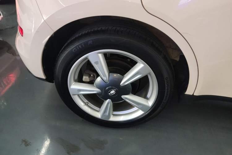 Used ORA Good Cat 2022 400km Standard Range Premium Version Lithium-Ion Battery Right Rear Wheel Hub