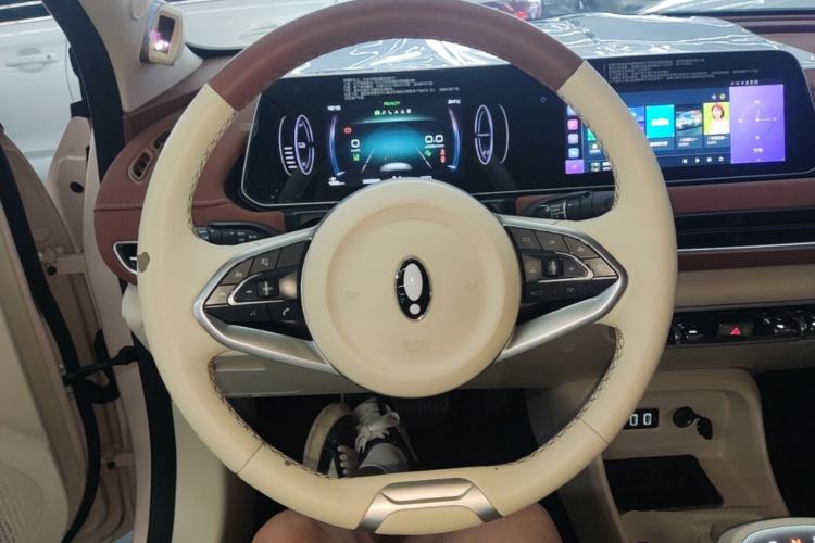 Used ORA Good Cat 2022 400km Standard Range Premium Version Lithium-Ion Battery Steering Wheel