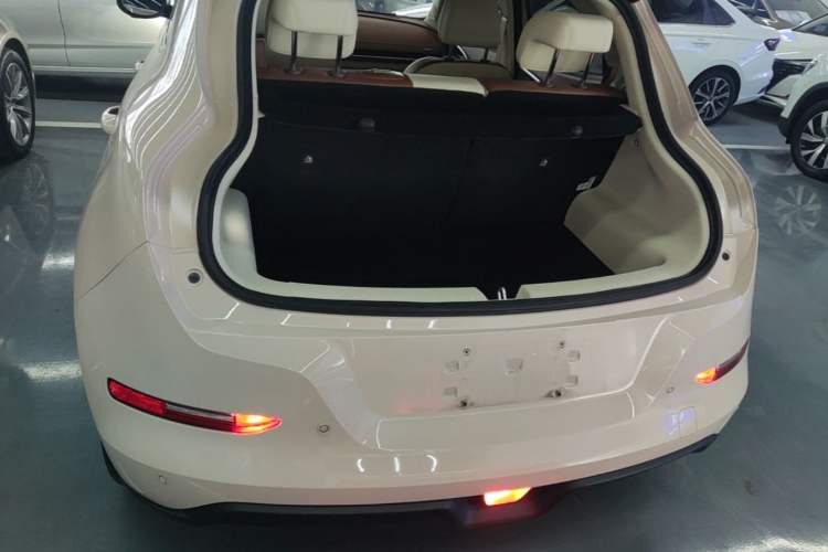 Used ORA Good Cat 2022 400km Standard Range Premium Version Lithium-Ion Battery Trunk