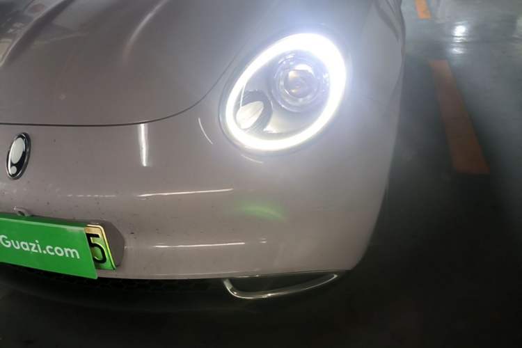 Used ORA Good Cat 2022 Morandi Edition 400km Standard Range Luxury Version Lithium Iron Phosphate Left Front Headlight