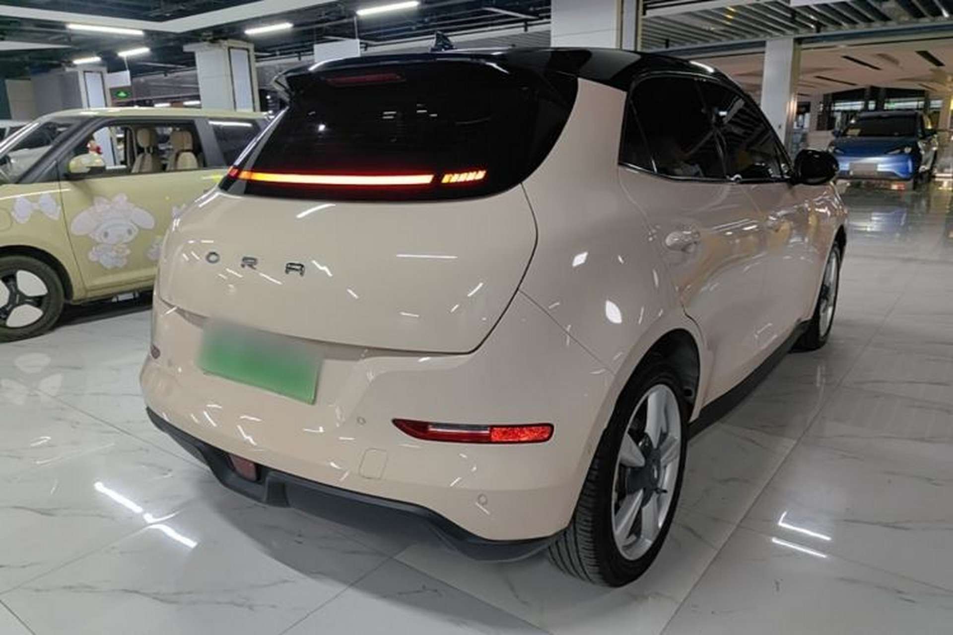 Used ORA Good Cat 2022 Morandi Edition 400km Standard Range Premium Version Lithium-Ion Battery Rear Right 45 Deg