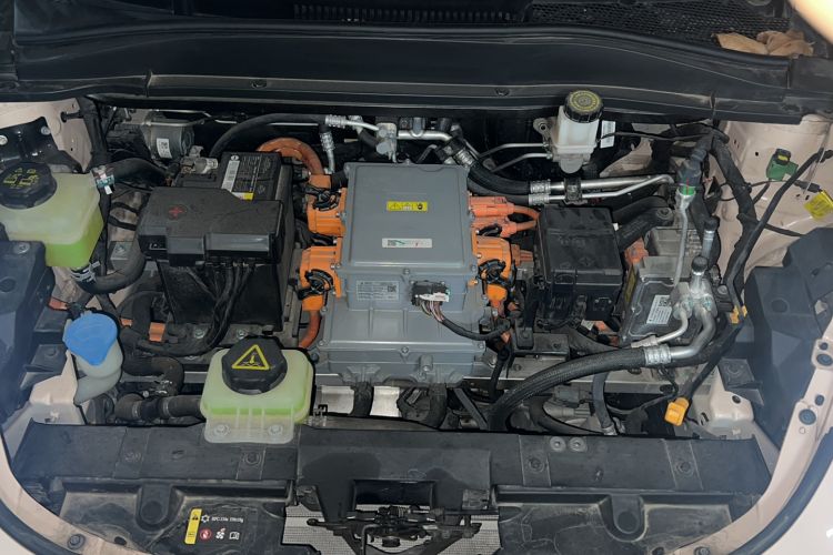 Used ORA Good Cat 2022 Morandi Edition 400km Standard Range Luxury Version Lithium Iron Phosphate Engine Bay