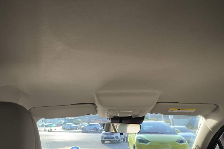 Used ORA Good Cat 2022 400km Standard Range Luxury Version Lithium Iron Phosphate Headliner