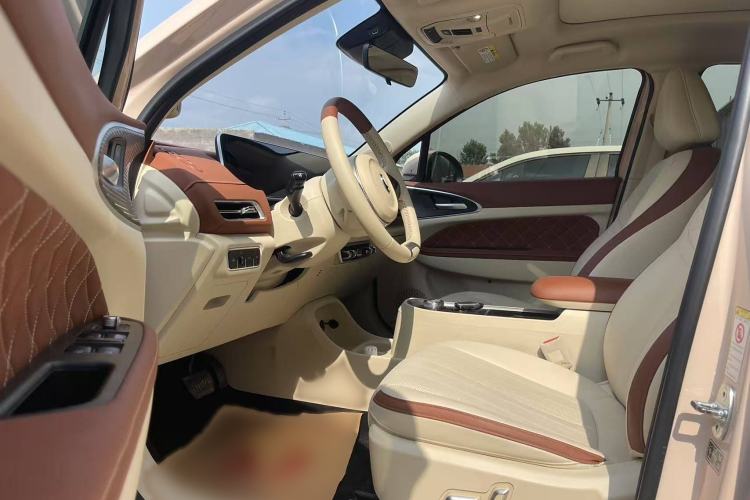 Used ORA Good Cat 2022 Morandi Edition 400km Standard Range Premium Version Lithium Iron Phosphate Interior 5