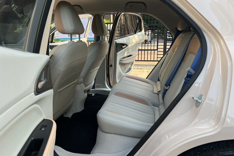 Used ORA Good Cat 2022 Morandi Edition 400km Standard Range Luxury Version Lithium Iron Phosphate Interior 9