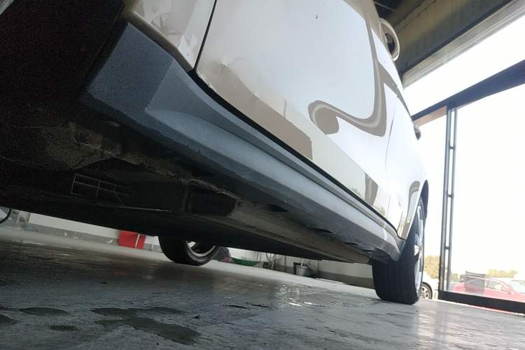 Used ORA Good Cat 2022 Morandi Edition 400km Standard Range Luxury Version Lithium Iron Phosphate Left Side Sill