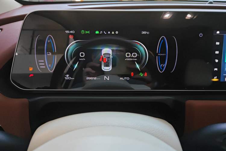 Used ORA Good Cat 2022 Morandi Edition 400km Standard Range Premium Version Lithium Iron Phosphate Odometer Close Up