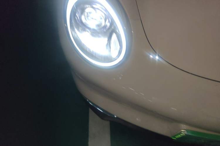 Used ORA Good Cat 2022 Morandi Edition 400km Standard Range Premium Version Lithium Iron Phosphate Right Front Headlight