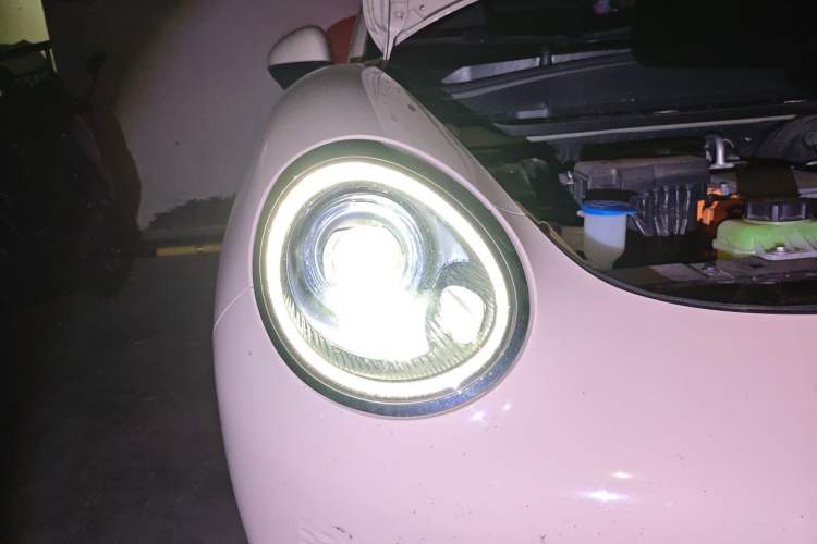 Used ORA Good Cat 2022 Morandi Edition 400km Standard Range Luxury Version Lithium Iron Phosphate Right Front Headlight