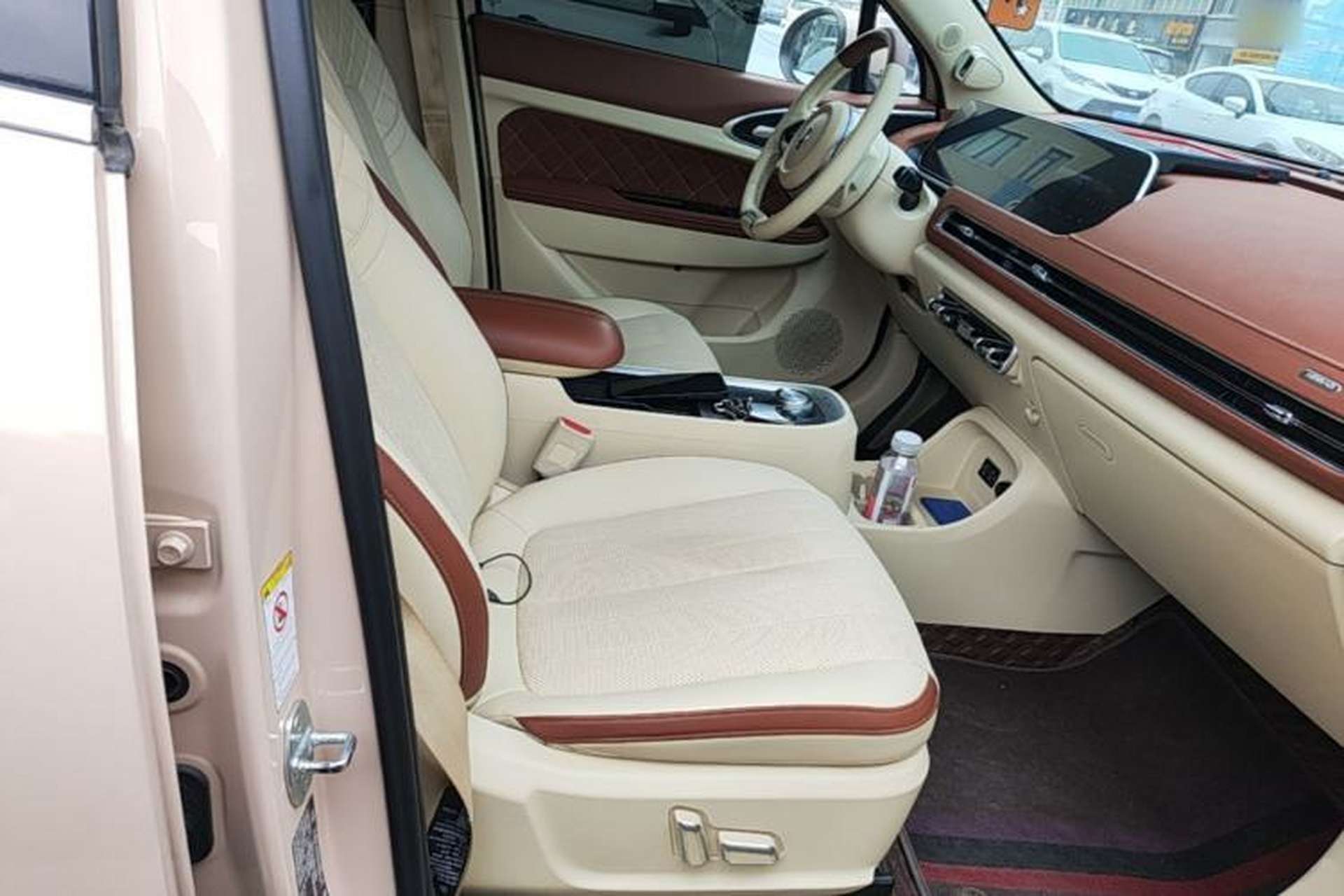 Used ORA Good Cat 2022 400km Standard Range Premium Version Lithium-Ion Battery Right Front Seat