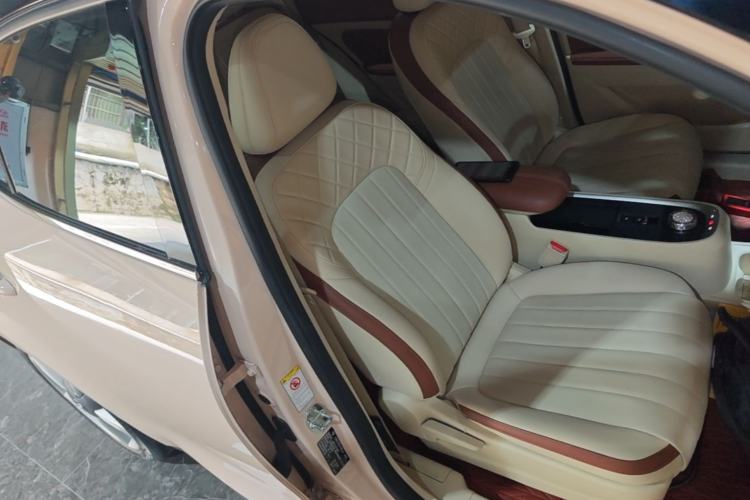 Used ORA Good Cat 2022 400km Standard Range Luxury Version Lithium Iron Phosphate Right Front Seat
