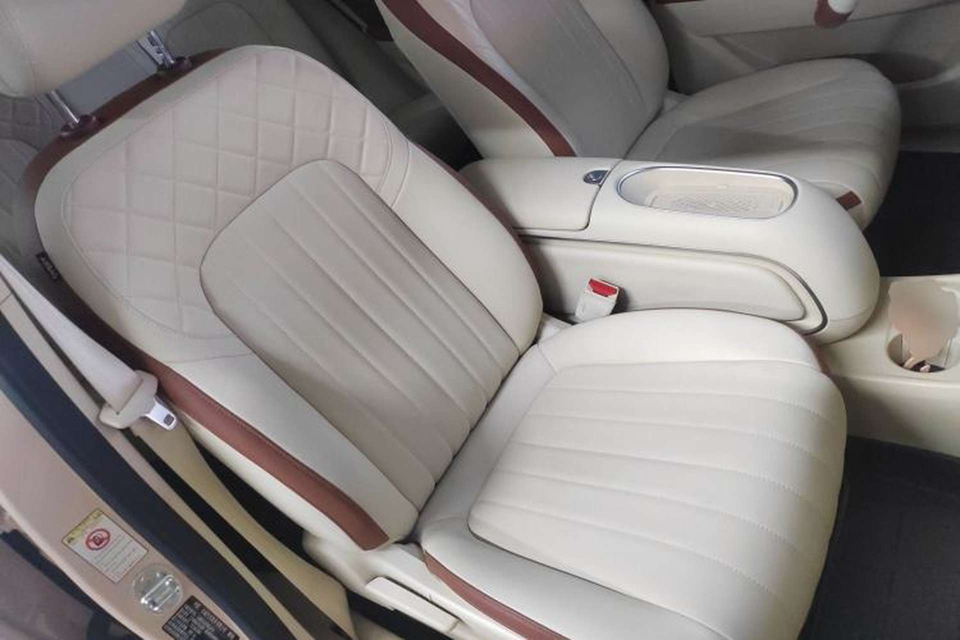 Used ORA Good Cat 2022 Morandi Edition 400km Standard Range Two-Week Young Enjoyment Version Lithium Iron Phosphate Right Front Seat