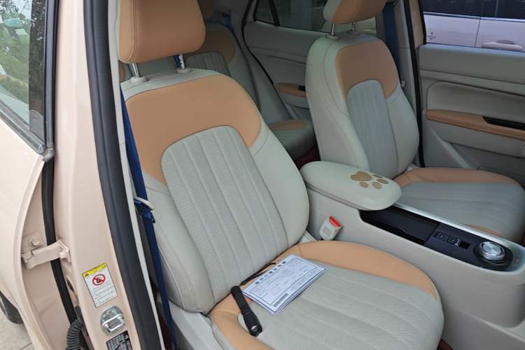 Used ORA Good Cat 2022 400km Standard Range Premium Version Lithium-Ion Battery Right Front Seat