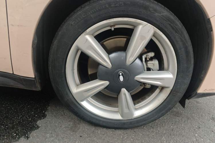 Used ORA Good Cat 2022 Morandi Edition 400km Standard Range Premium Version Lithium Iron Phosphate Right Front Wheel Hub