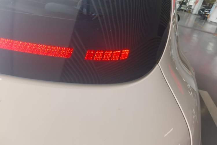 Used ORA Good Cat 2022 Morandi Edition 400km Standard Range Premium Version Lithium Iron Phosphate Right Rear Taillight