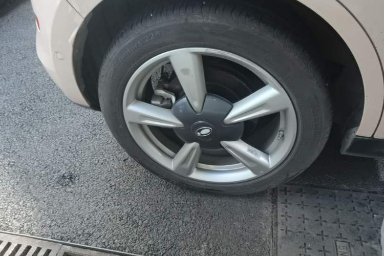 Used ORA Good Cat 2022 Morandi Edition 400km Standard Range Premium Version Lithium Iron Phosphate Right Rear Wheel Hub