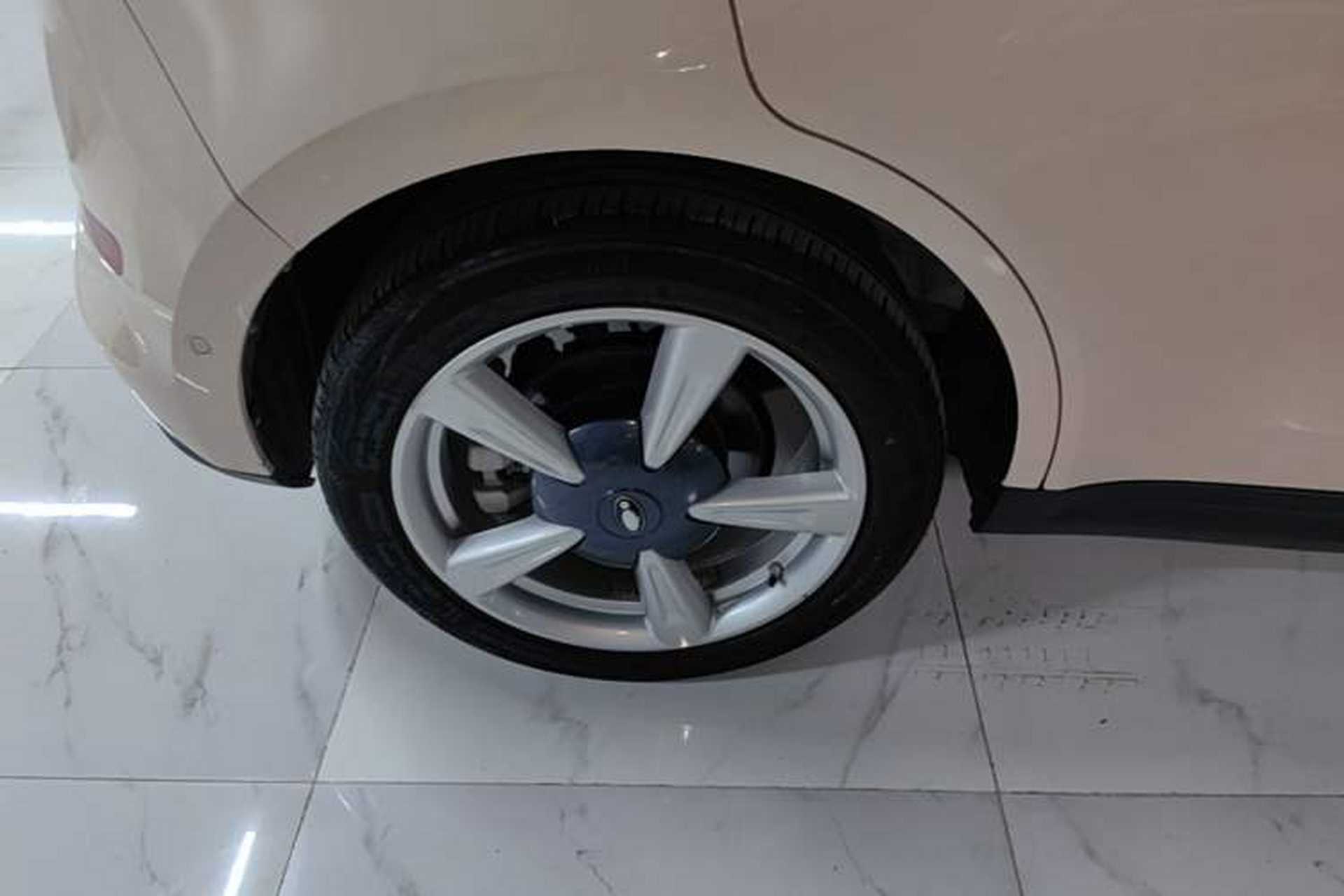 Used ORA Good Cat 2022 Morandi Edition 400km Standard Range Premium Version Lithium-Ion Battery Right Rear Wheel Hub