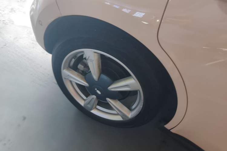 Used ORA Good Cat 2022 Morandi Edition 400km Standard Range Premium Version Lithium Iron Phosphate Right Rear Wheel Hub