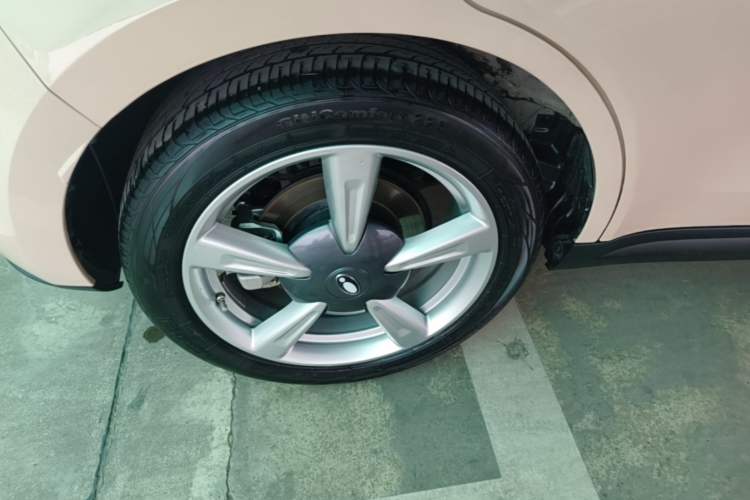 Used ORA Good Cat 2022 Morandi Edition 400km Standard Range Premium Version Lithium Iron Phosphate Right Rear Wheel Hub