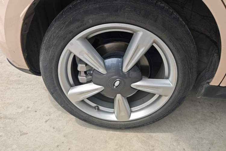 Used ORA Good Cat 2022 400km Standard Range Luxury Version Lithium Iron Phosphate Right Rear Wheel Hub