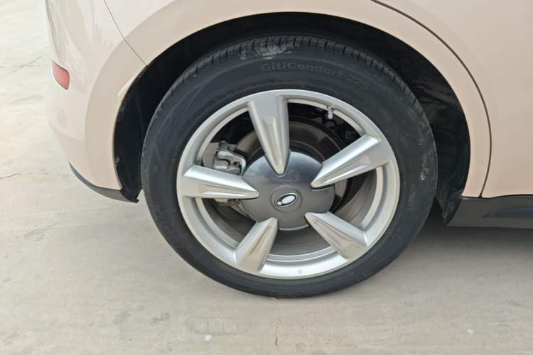 Used ORA Good Cat 2022 400km Standard Range Premium Version Lithium Iron Phosphate Right Rear Wheel Hub