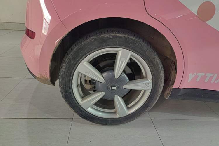 Used ORA Good Cat 2022 400km Standard Range Luxury Version Lithium Iron Phosphate Right Rear Wheel Hub