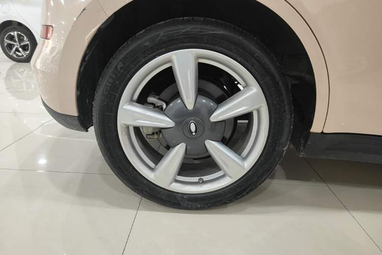 Used ORA Good Cat 2022 Morandi Edition 400km Standard Range Premium Version Lithium-Ion Battery Right Rear Wheel Hub