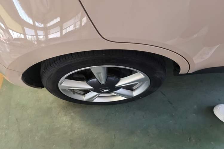 Used ORA Good Cat 2022 400km Standard Range Premium Version Lithium-Ion Battery Right Rear Wheel Hub