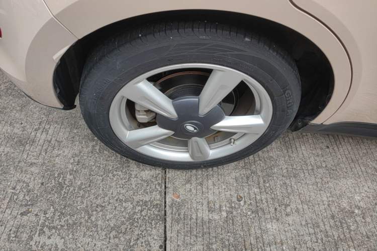 Used ORA Good Cat 2022 400km Standard Range Luxury Version Lithium Iron Phosphate Right Rear Wheel Hub